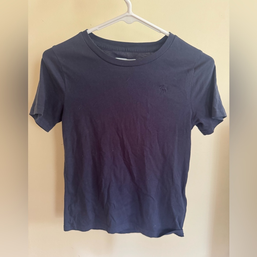 Abercrombie Kids Navy Logo Tee – Size 9/10 (Fits like XXS/XS)